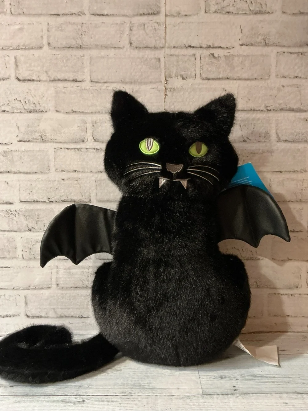 Humane World for Animals nwt black